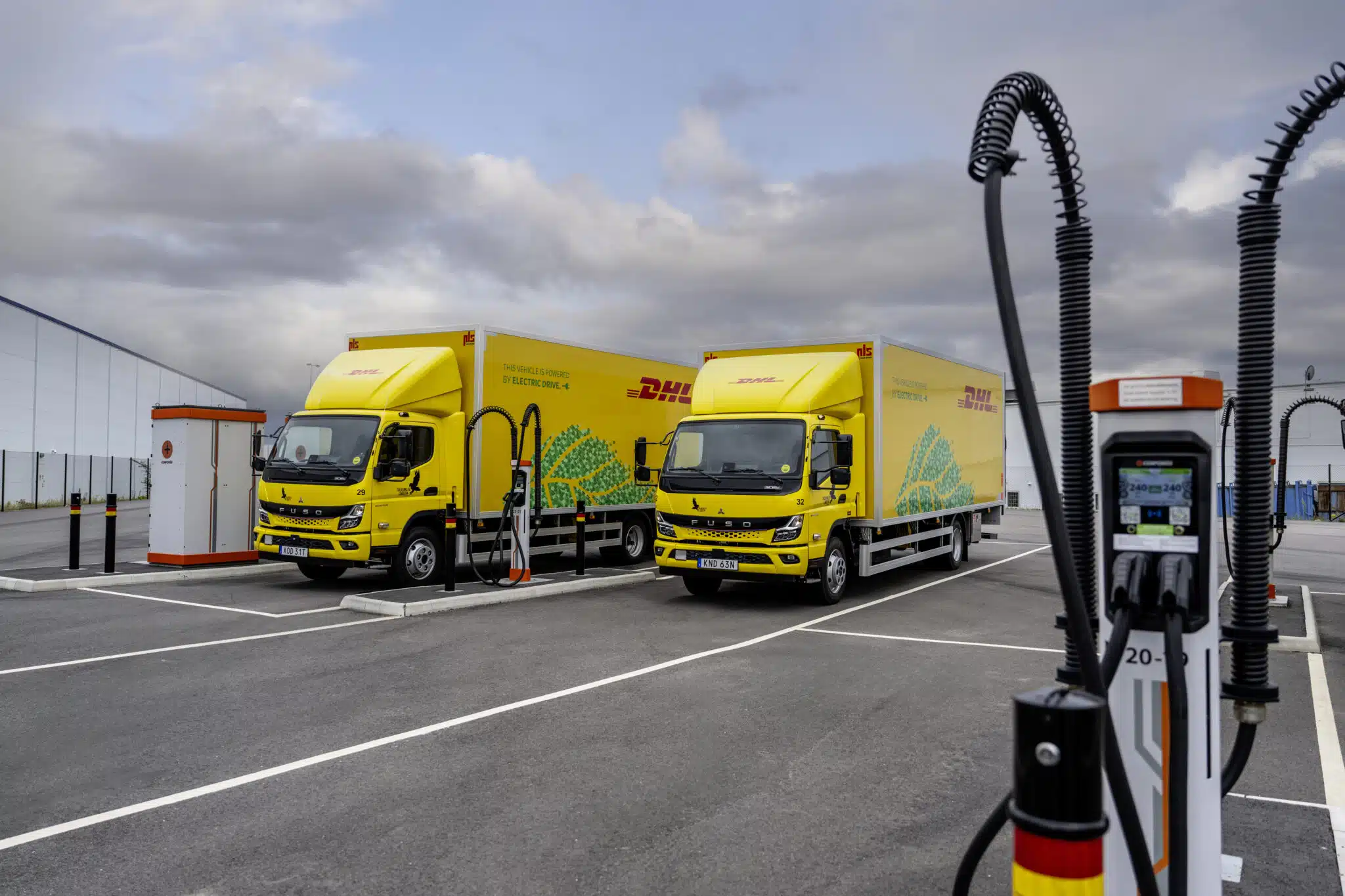 FUSO eCanter in Schweden: Falkenklev Logistik fährt elektrisch für DHL in Malmö
FUSO eCanter in Sweden: Falkenklev Logistik electrifies its routes for DHL in Malmö